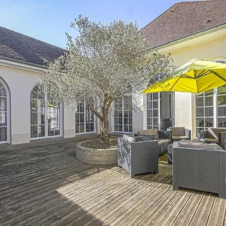 Spacious With Garden Near Sea Sainte-Honorine-des-Pertes